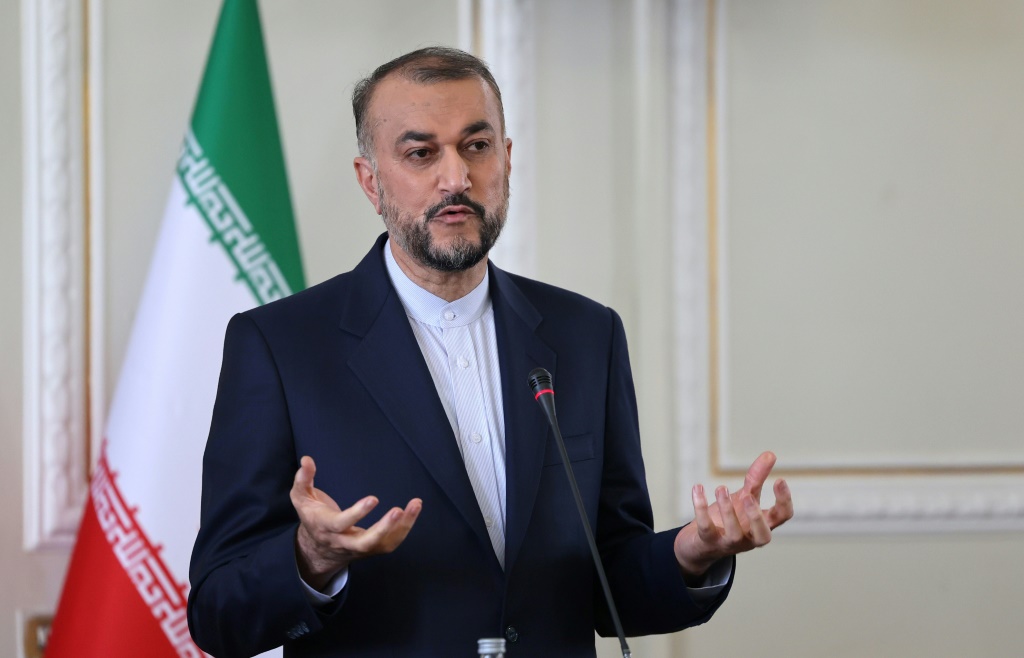 عبداللهيان: استتباب الأمن في المنطقة يصب في صالح الجميع ولن نسمح للأعداء بإستهداف السلام فيها