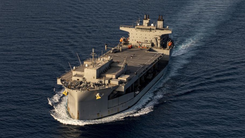 Yaman Serang Kapal Perang AS, USS Lewis B. Puller, di Teluk Aden