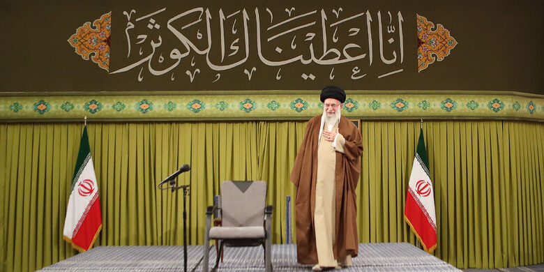 Imam Khamenei: Today, Burden of Jihad of Clarification is on Ahl al-Bayt eulogizers