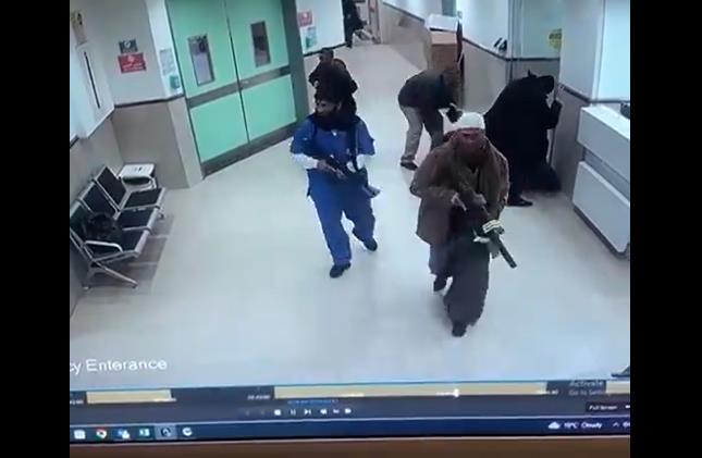 قوة خاصة صهيونية متنكرة تقتحم مستشفى "جنين" بهدف اغتيال 3 شبان فلسطينيين + فيديو