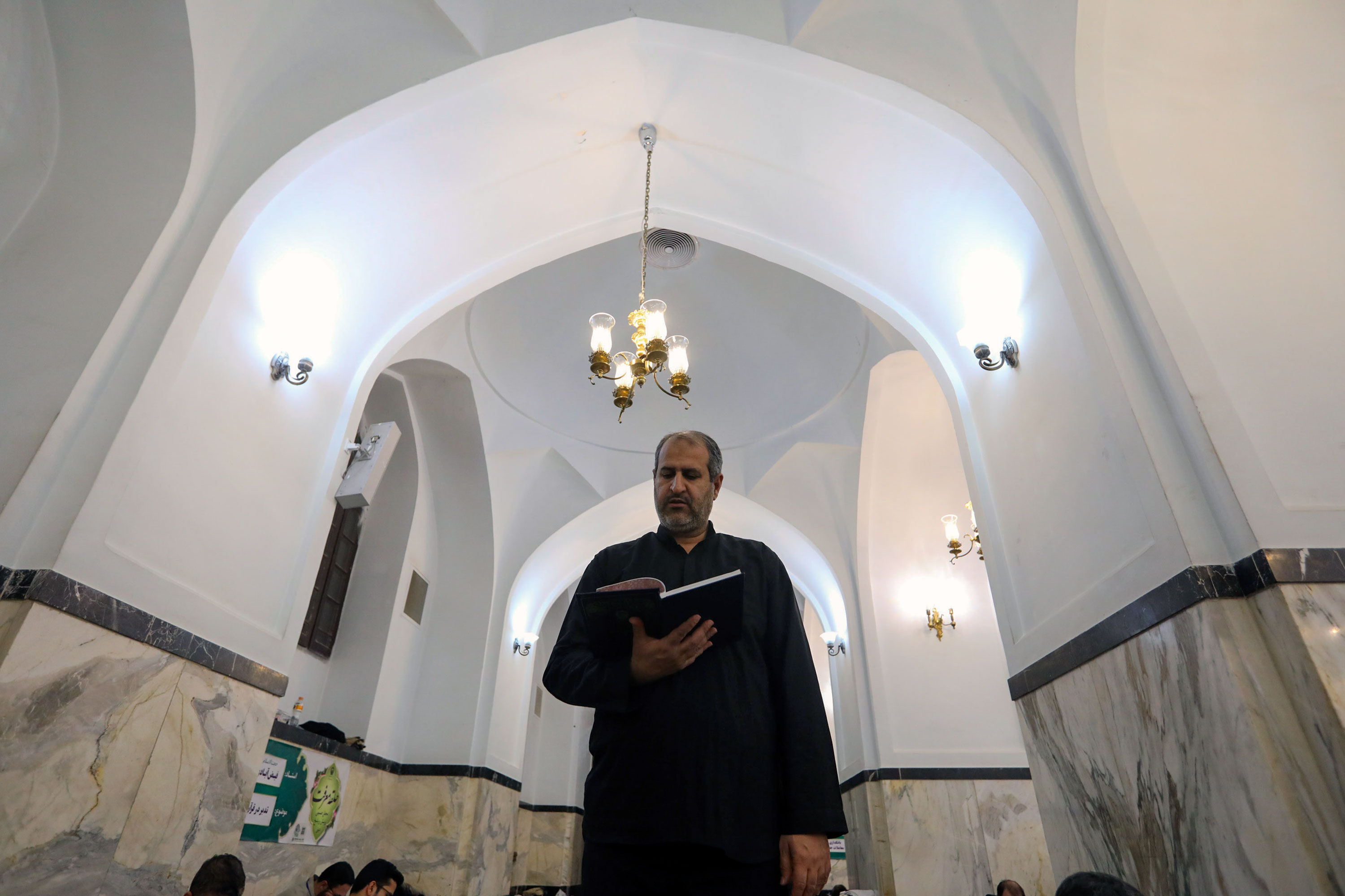 Official puts number of Iranians observing Itikaf at over one million