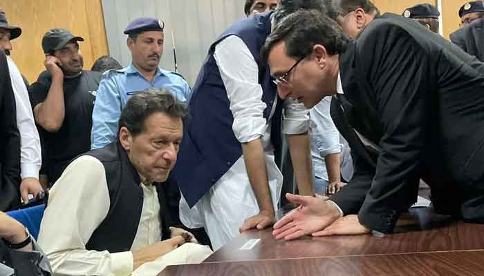 ہر ناانصافی کا بدلہ ووٹ سے لیں گے، بیرسٹر گوہر کا توشہ خانہ کیس کے فیصلے پر ردعمل