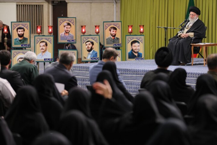 Imam Khamenei urges Islamic states to cut ties with Israeli regime