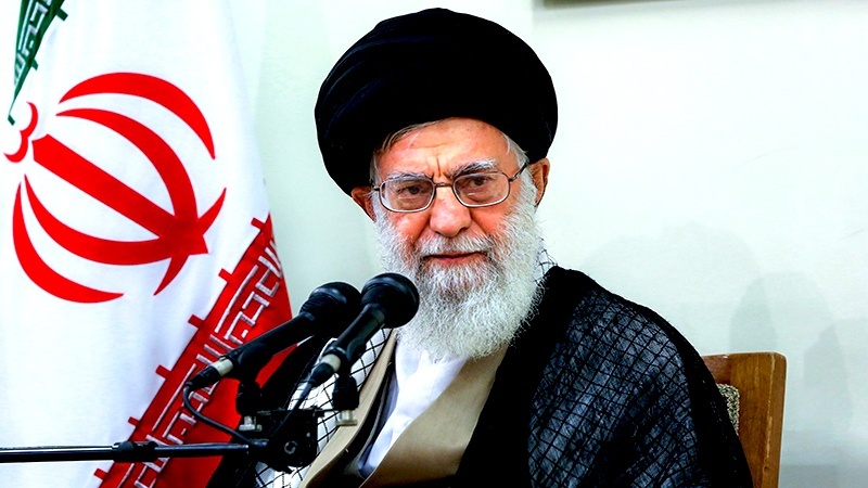 Ayetullah Hamenei: Cinayetkarlar bilsin ki Süleymani yolundaki askerler,onların suçlarına müsamaha göstermeyecek
