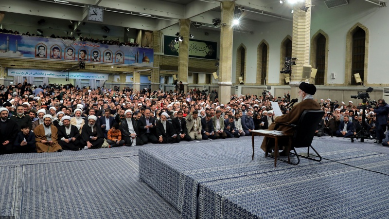 Rahbar: Republik Islam Dorong Rakyat Berpartisipasi, Musuh Menyingkirkannya