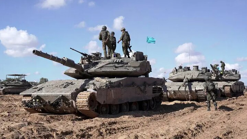  Israeli tanks surround Shujayea district of Gaza