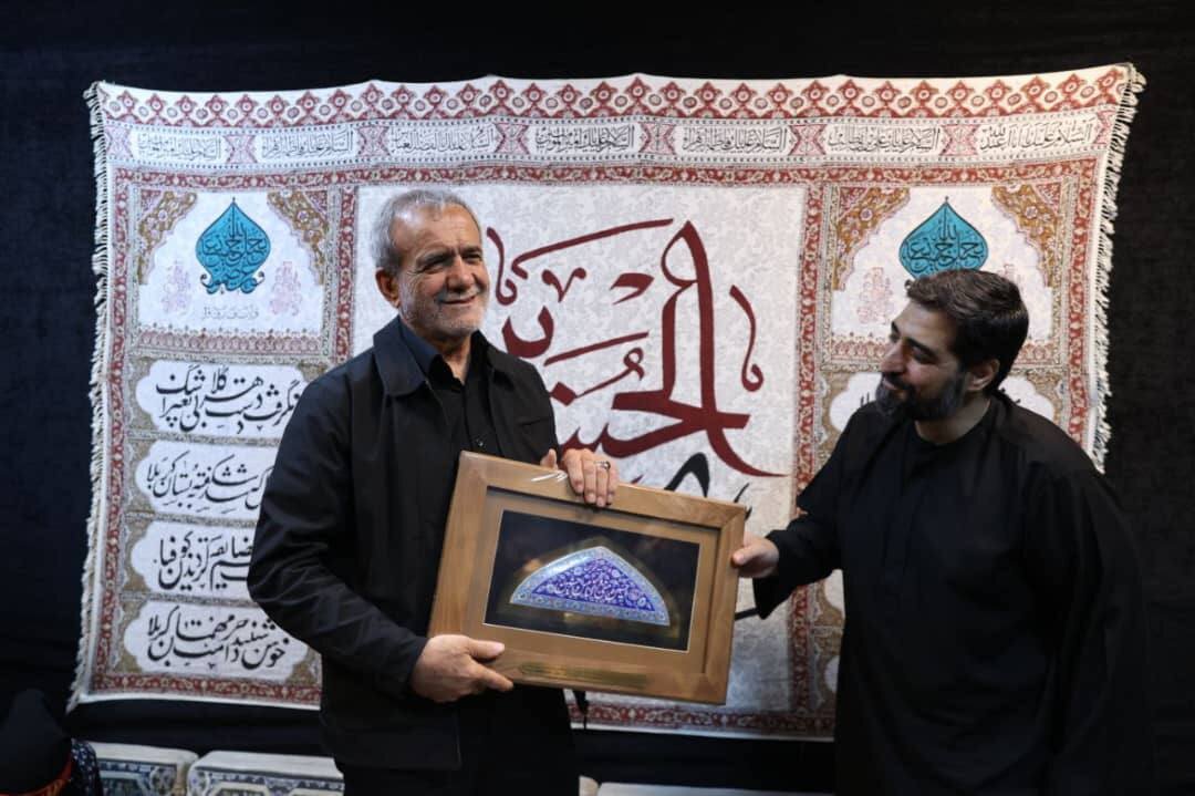 فيديو | حضور الرئيس الإيراني المنتخب في مجلس عزاء الإمام الحسين(ع) بالعاصمة الايرانية