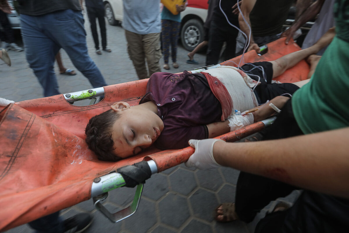 Número de palestinos mortos pelo regime israelita em Gaza sobe para 38.345