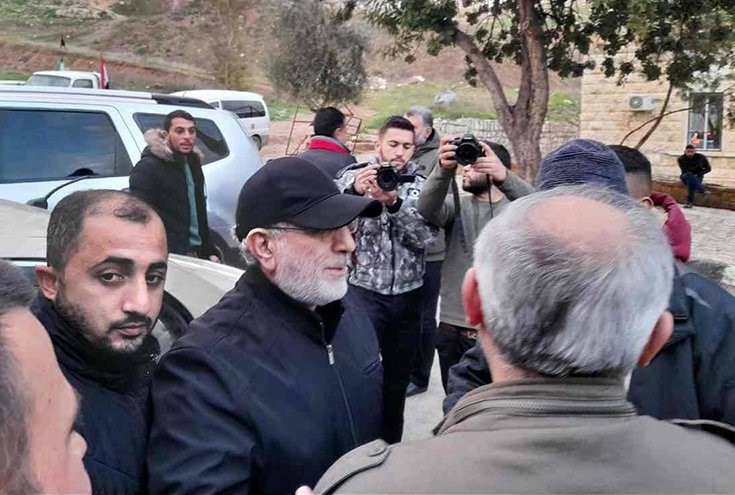 العميد قاآني يزور مناطق في جبهة المقاومة ويلتقي عددا من كبار قادتها
