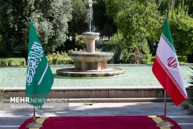 İran Riyad Kitap Fuarı'na davet edildi