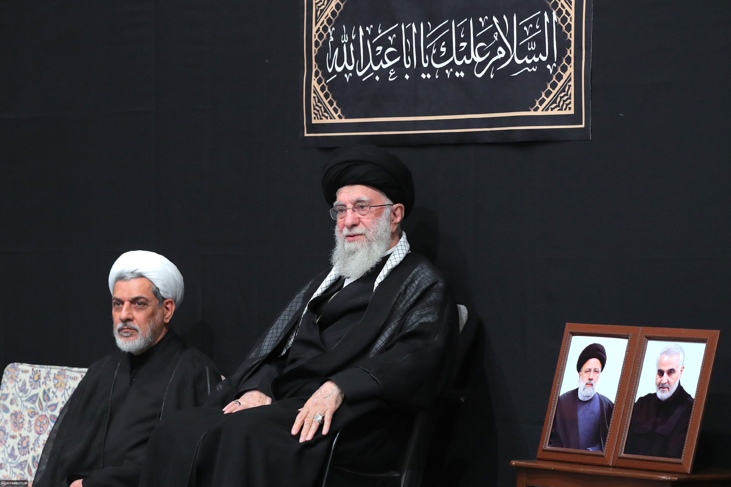 مراسم عزاداری شب عاشورای حسینی با حضور رهبر انقلاب برگزار شد 