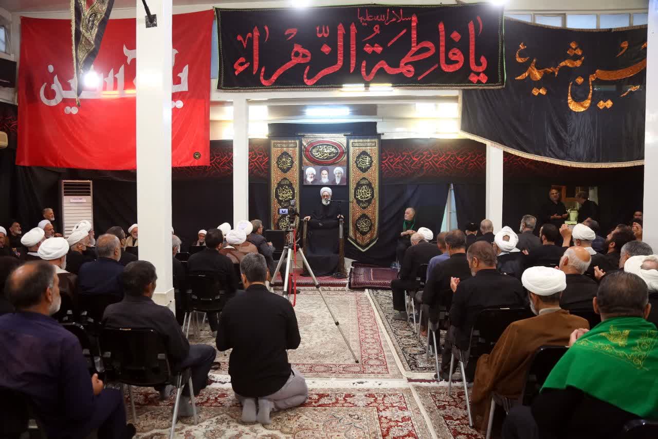 آیین عزاداری شهادت امام سجاد(ع) در دفتر آیت‌الله فاضل لنکرانی برگزار شد + تصاویر