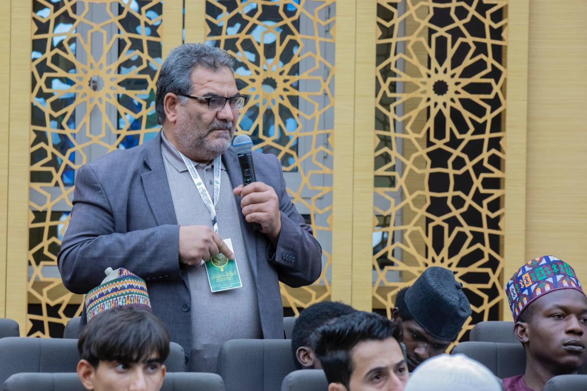 Conclusion of conference of Imam al-Kadhem within 2nd Intl Imamate week (+Photos)