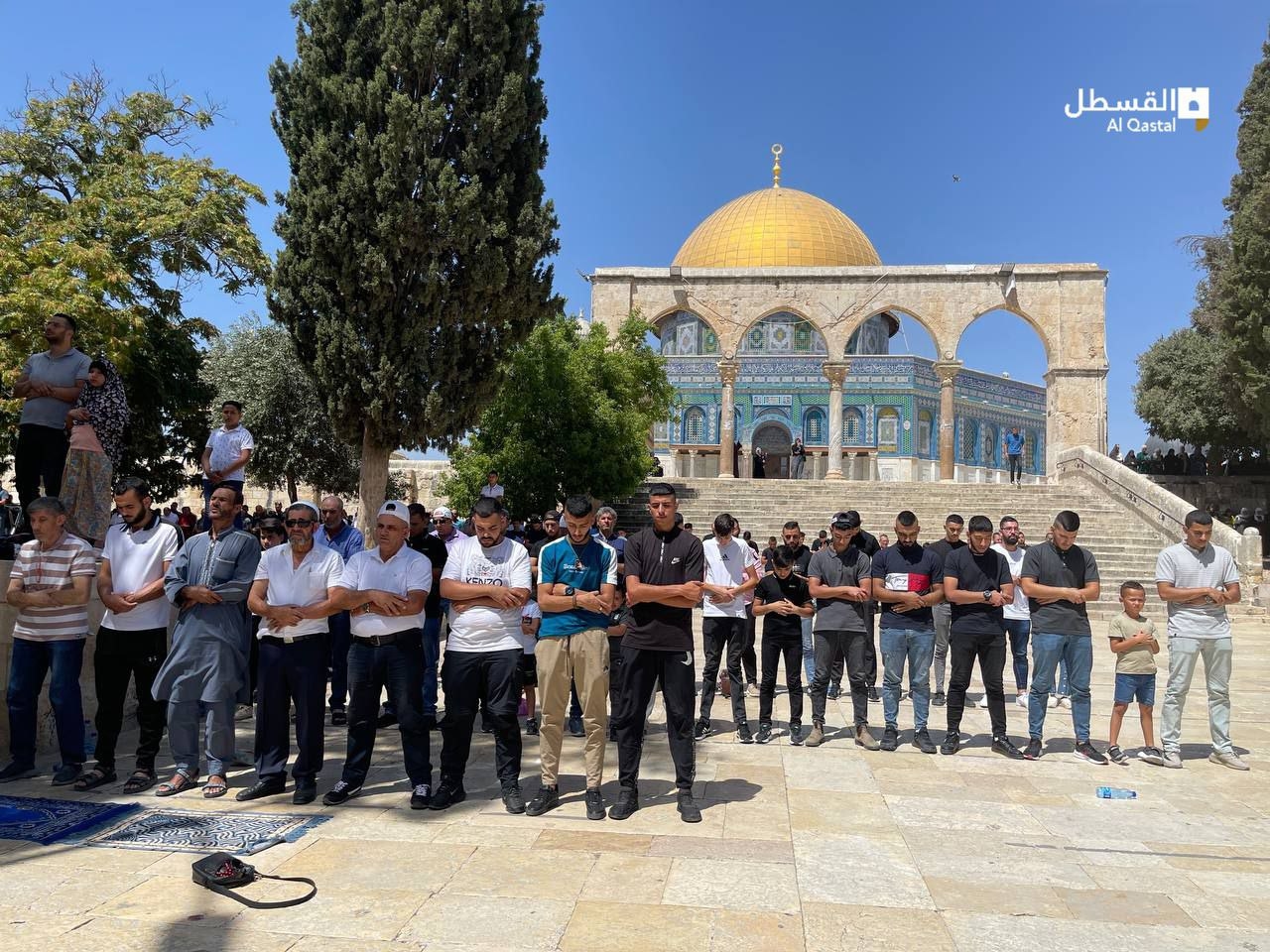 40,000 Palestinians perform Friday prayer at Aqsa Mosque