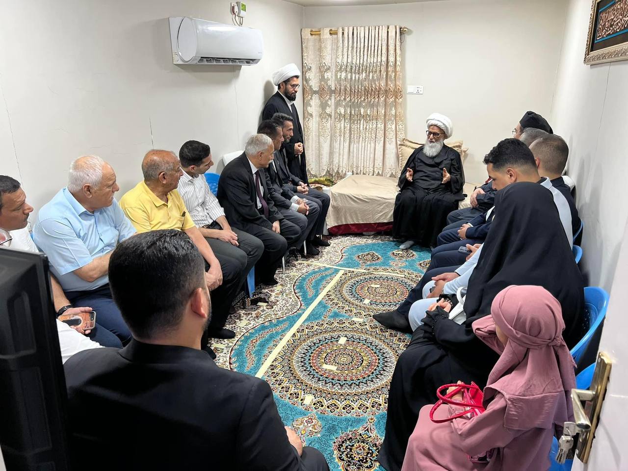آية الله النجفي: يستقبل وفداً من ذوي ‏الاختصاص ‏بمواضيع المياه والتّصحّر 