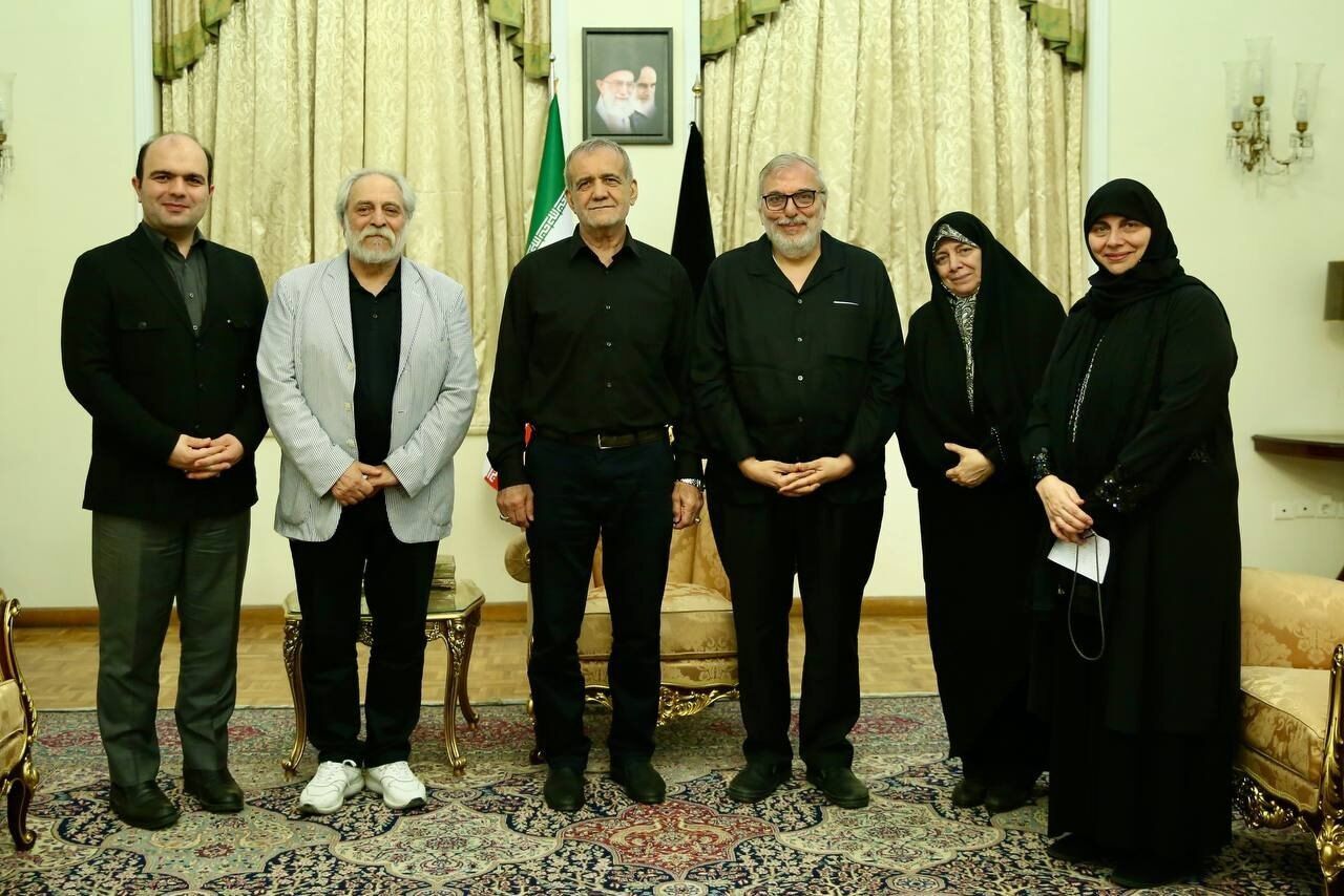 Iran's President-elect meets Imam Musa Sadr's family