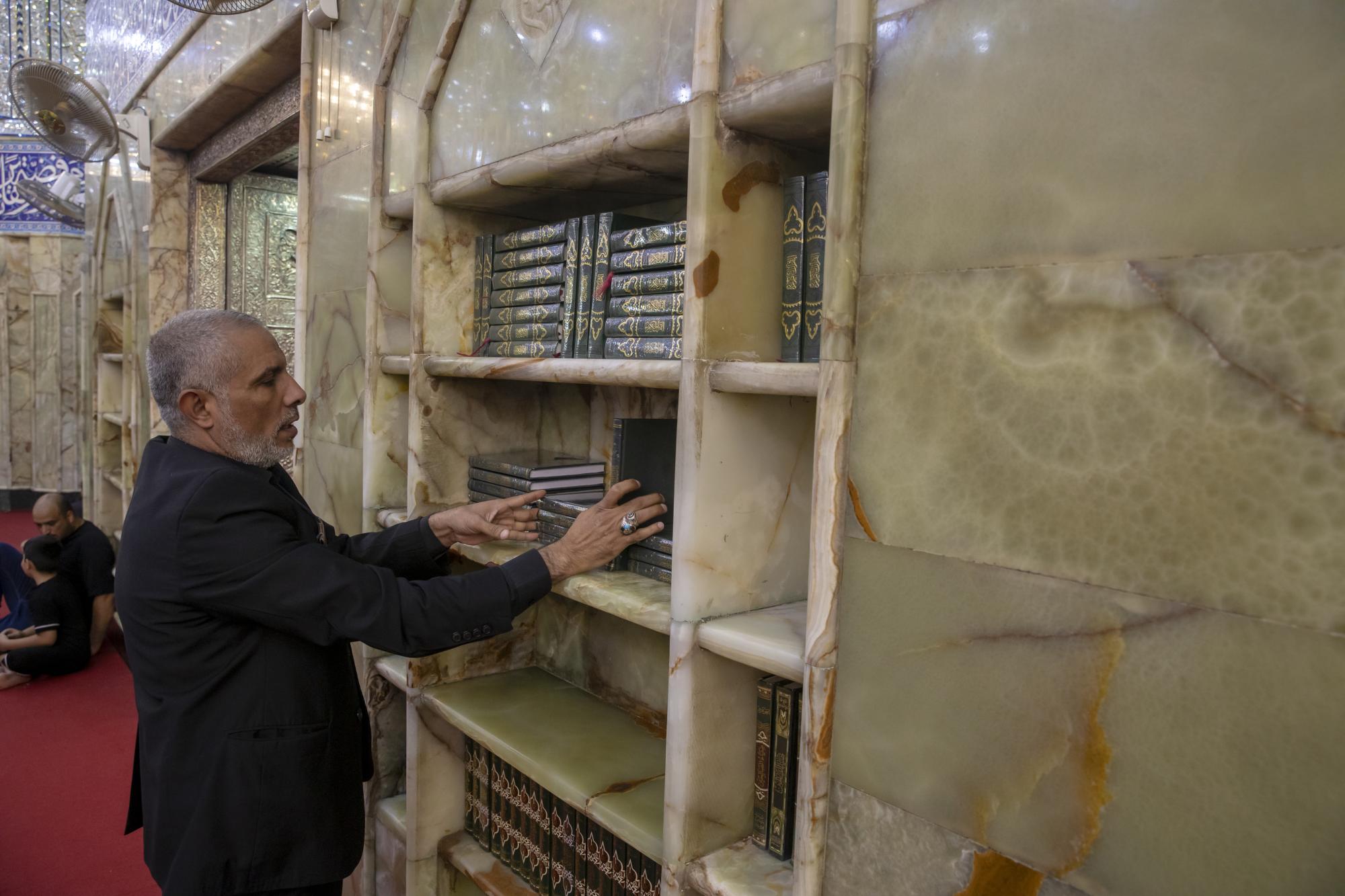 Cleaning campaign after completing Ziyarat of tenth of Muharram and burial of holy bodies (+Photos)