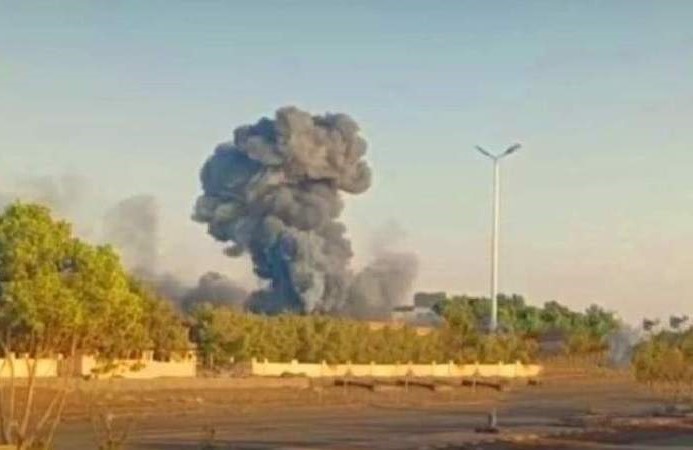  عدوان "أمريكي بريطاني" يستهدف محافظتي حجة والحديدة 