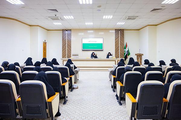 إقامة دورة نسوية عن مناسك الحج