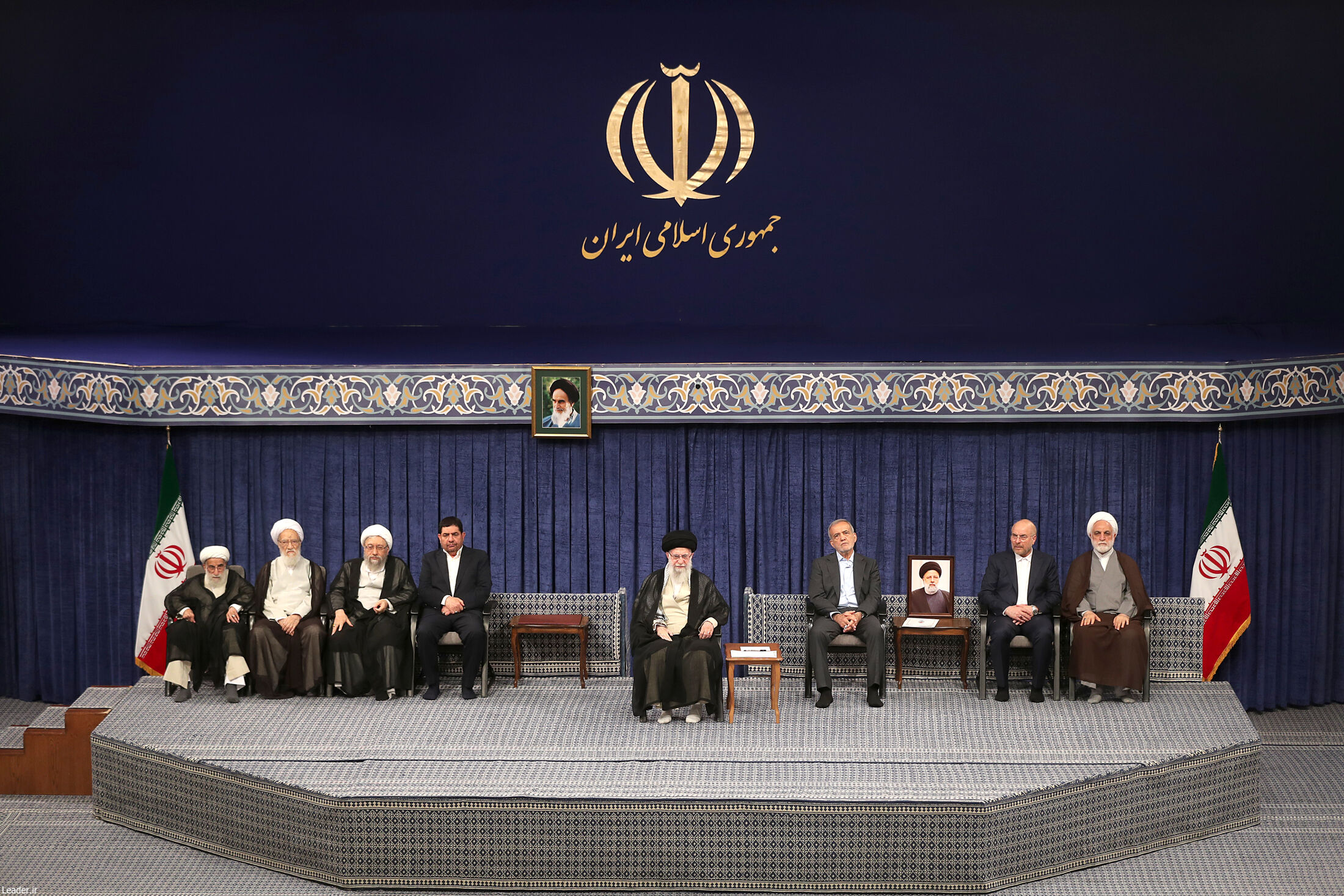 Imam Khamenei: Interaction with neighbors priority in Iran's foreign policy