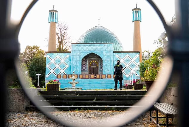 Mariing ikinondena ng Pandaigdigang Asembleya ng AhlulBayt (AS) ang pag-atake sa Hamburg Islamikong Sentro
