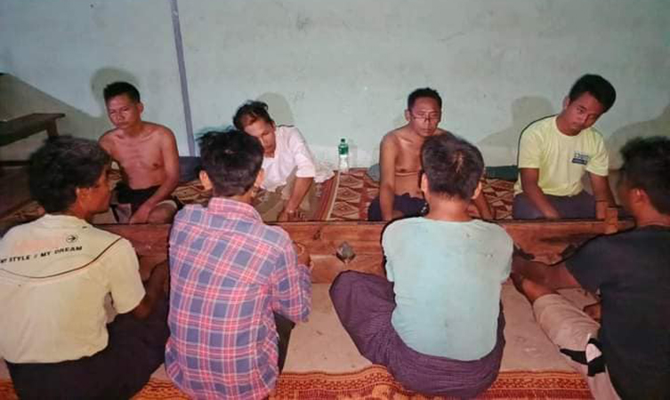   စစ်ကောင်စီတပ်ကို PDF ကြားဖြတ်တိုက်၊ စစ်သုံ့ပန်း ၁၆ ဦး၊  ကား ၄ စီးနှင့် လက်နက်ခဲယမ်းများ ရရှိ