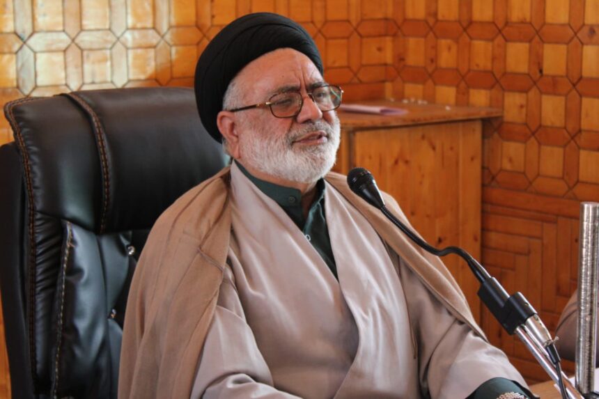 Senior Kashmiri Shia cleric 'Aga Syed Hassan' denounces Shia massacre in Parachinar