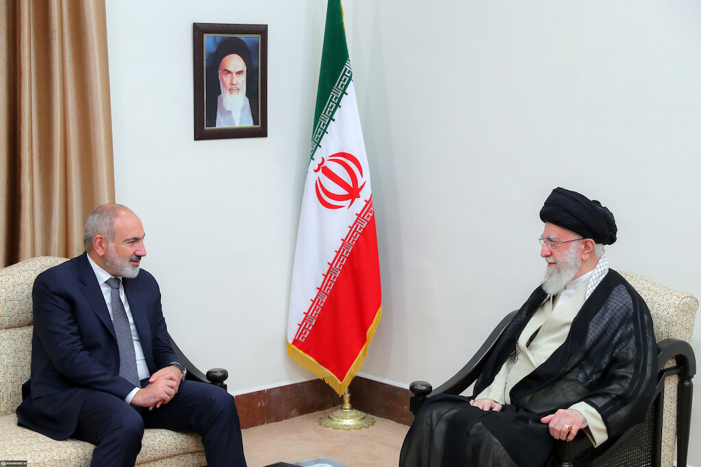 Imam Khamenei receives Armenian PM