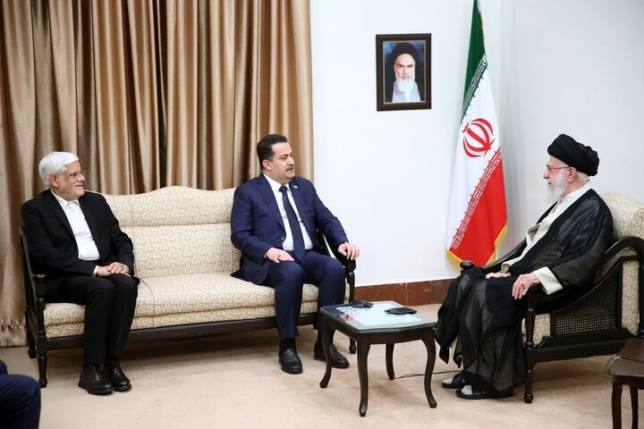 Imam Khamenei stresses operationalization of Iran-Iraq agreements