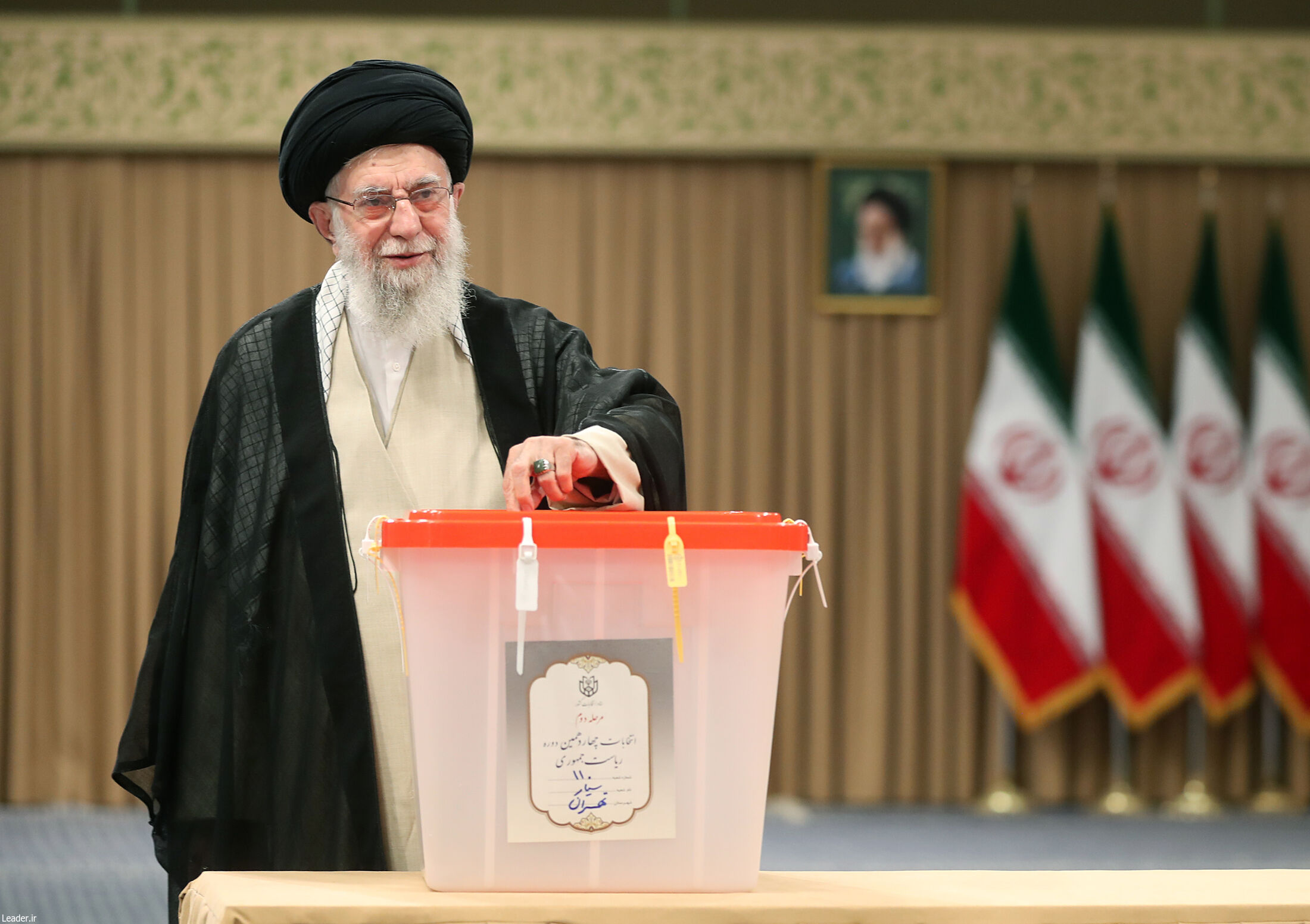 رهبر انقلاب: ان‌شاءالله مردم عزیزمان رای بدهند و بهترین را انتخاب کنند