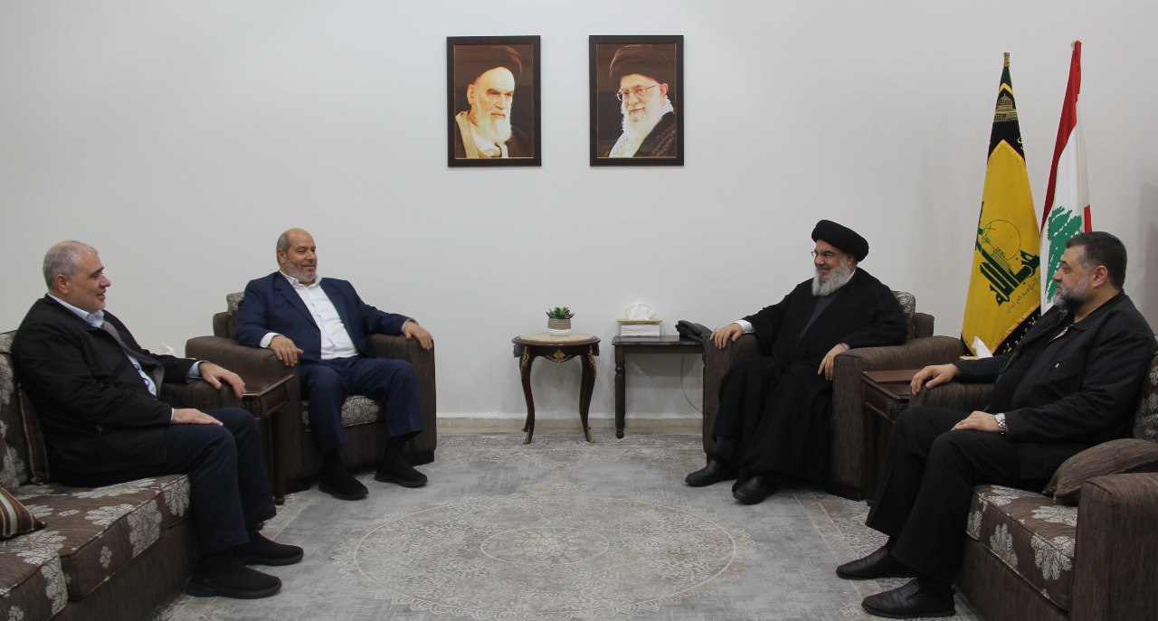  السيد نصرالله التقى وفداً من حركة حماس للبحث حول آخر مستجدات المفاوضات والتنسيق الميداني والسياسي