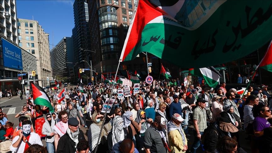  الشرطة البريطانية تعتقل 5 متظاهرين مؤيدين لفلسطين في لندن