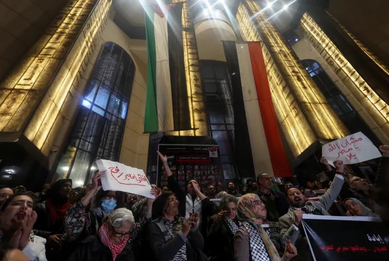 السلطات المصرية تعتقل 125 طالبا تضامنوا مع الفلسطينيين