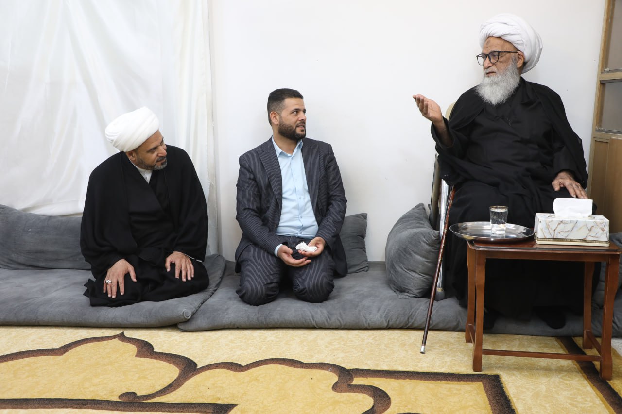 آية الله النجفي يستقبل أمين عام مسجد الكوفة ‌‏المعظم والوفد المرافق له