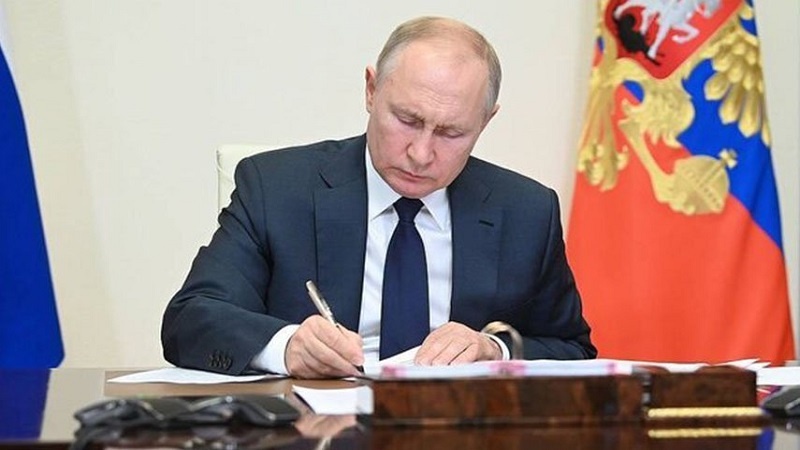 Тафсир. Тасвиби тавофуқи тиҷорати озоди Эрон ва Иттиҳоди АвруОсиё тавассути Путин