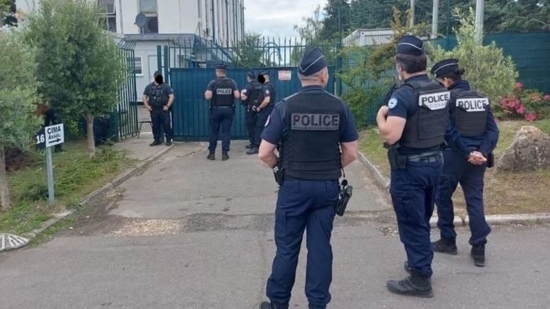Нападение французской полиции на штаб-квартиру террористической группировки Муфакин
