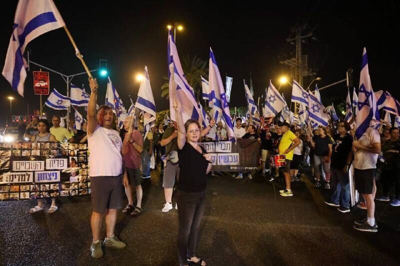  Israelis throng streets again to demand Zionist regime quit