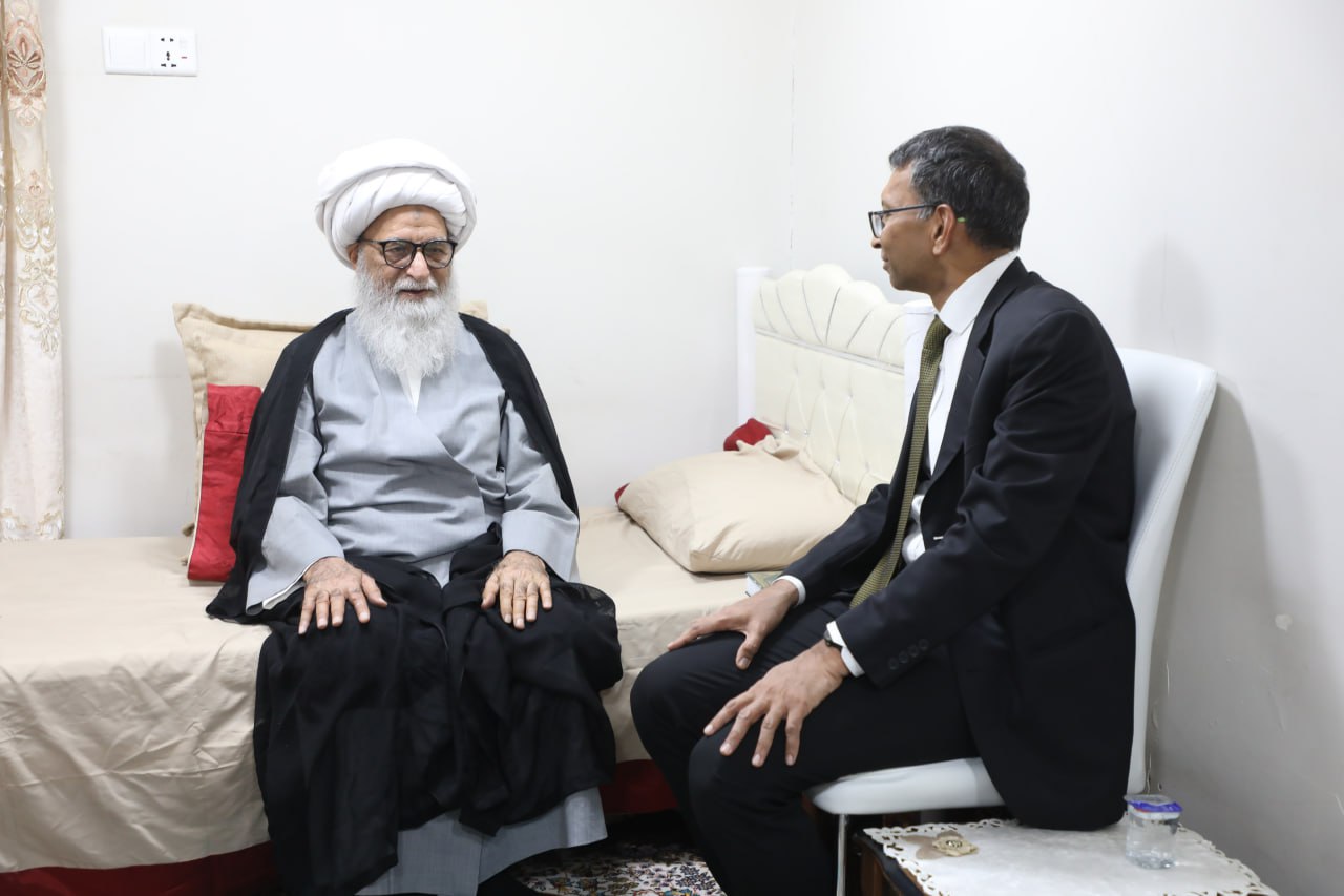 آية الله النجفي يؤكد وجود تحدٍ كبير أخلاقي/من مصلحة ‏البلدان ‏المتحضرة المحافظة على قيمها وأخلاقها