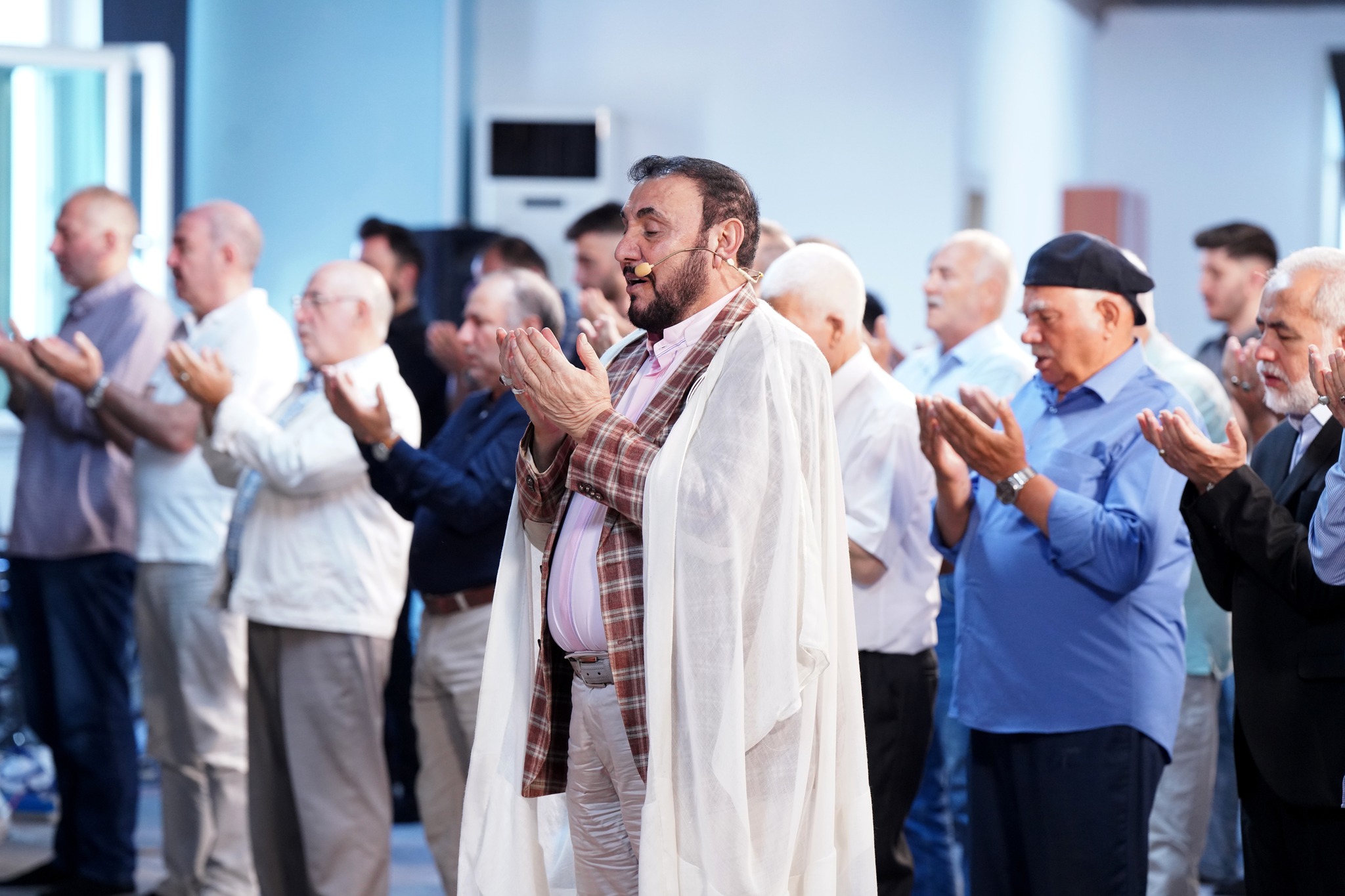 Photos: Turkish Shiites performed Eid al-Adha prayer in Istanbul