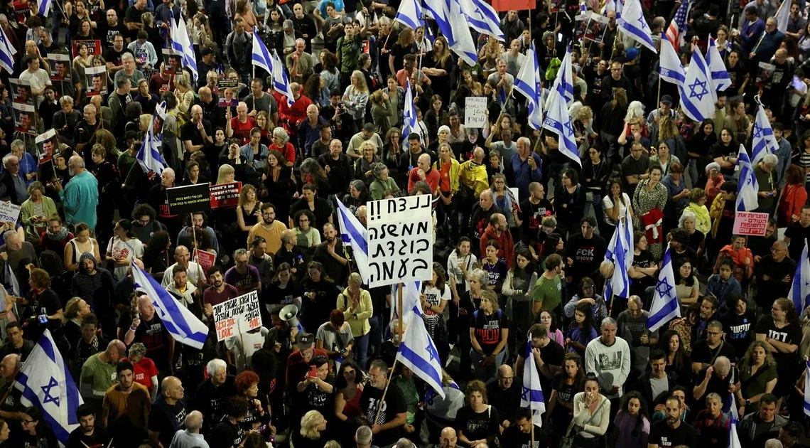  Puluhan Ribu Warga Zionis Tuntut Pengunduran Diri Netanyahu 