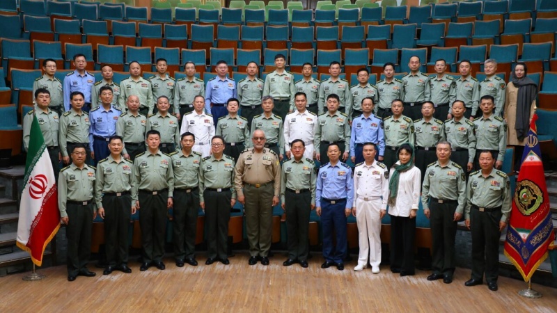 Delegation der Nationalen Chinesischen Verteidigungsuniversität besucht Stabsakademie der Armee der Islamischen Republik Iran