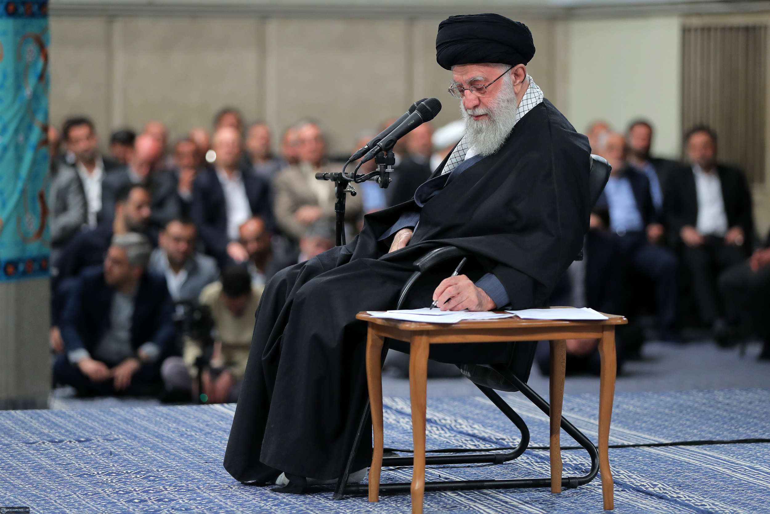 حکم شرعی «تأخیر در ادای خمس» چیست؟