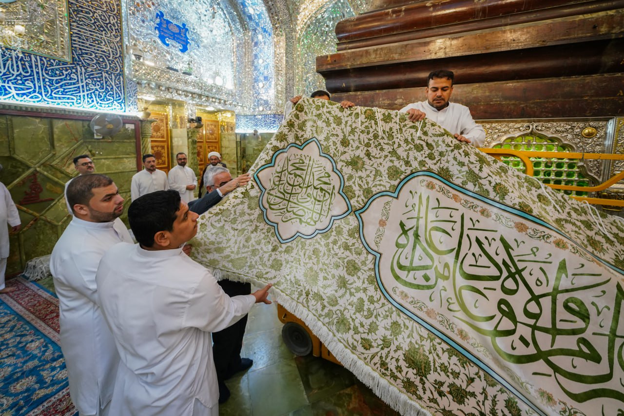 Photos: Washing, decorating Imam Ali shrine on occasion of Eid al-Ghadir