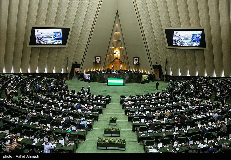 Parlamento iraniano apresenta moção para colocar militares canadenses na lista negra