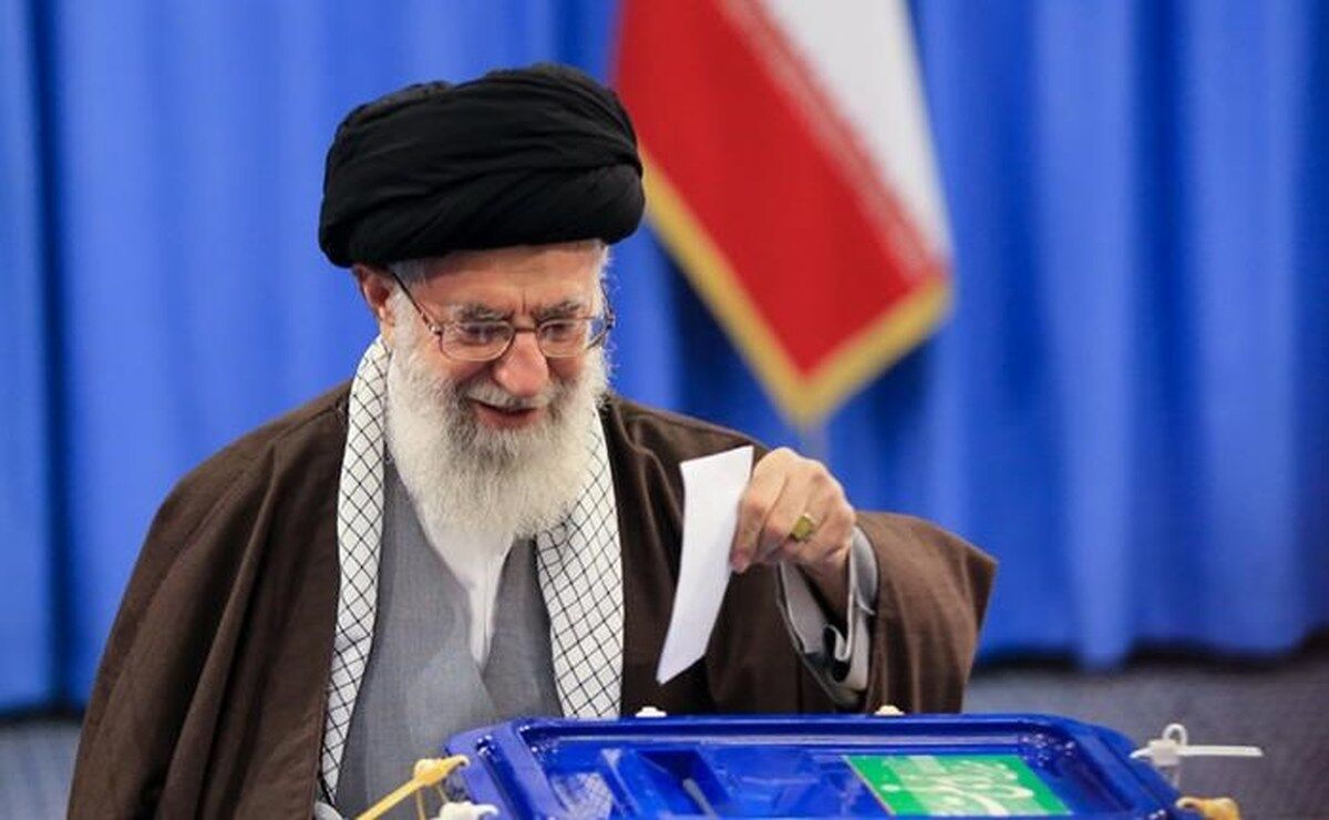 Líder iraniano vota nas eleições presidenciais