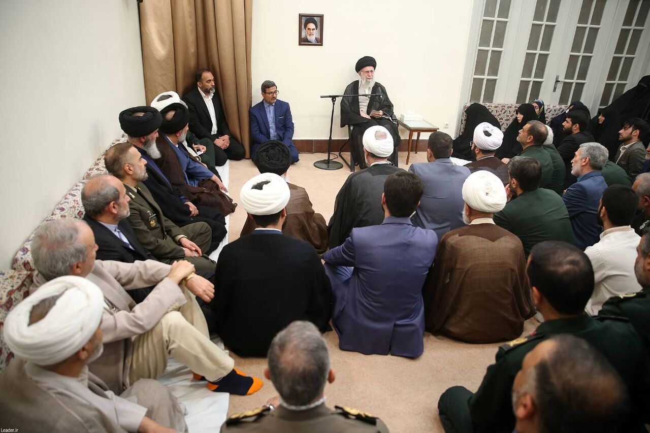 Imam Khamenei: Holy shrine defenders' movement saved Iran, region