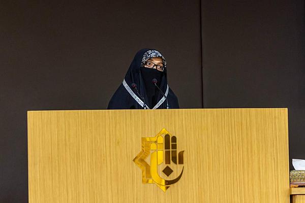 باحثة باكستانية تقدم بحثا حول منهج الأئمة (عليهم السلام) في تربية الفرد والأمة