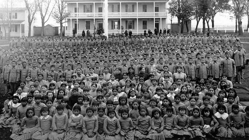 米先住民学校の知られざる実態　虐待死や不妊手術横行