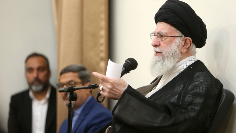 Kiongozi wa Mapinduzi ya Kiislamu: Walinzi wa Haram wameiokoa Iran na kanda ya Magharibi mwa Asia
