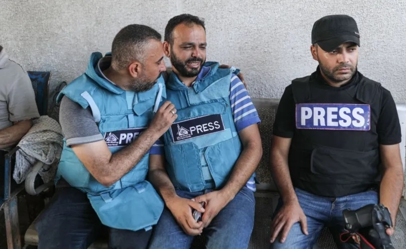 الاحتلال الإسرائيلي يعتقل 80 صحافياً فلسطينياً منذ بداية الحرب على غزة